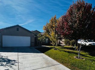 3212 Jonathon St, Lancaster, CA 93536