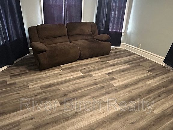 4th image of 417 E Cook St #B