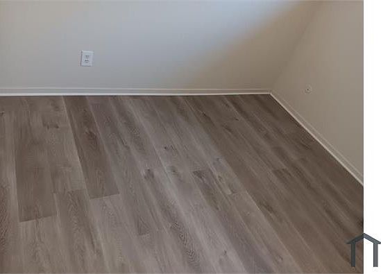 3rd image of 1129 W Cornell Ave