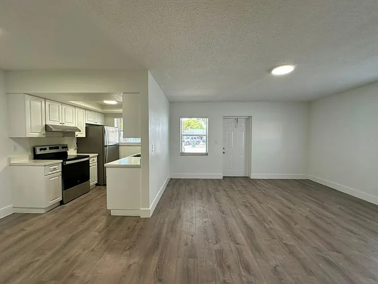 3616-3660 NE 11th Ave — Photo 22