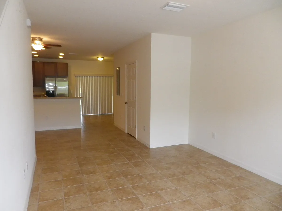 Building Photo - 15965 Fishhawk View Dr