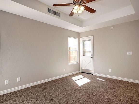 4th image of 1449 N Culpepper Ave