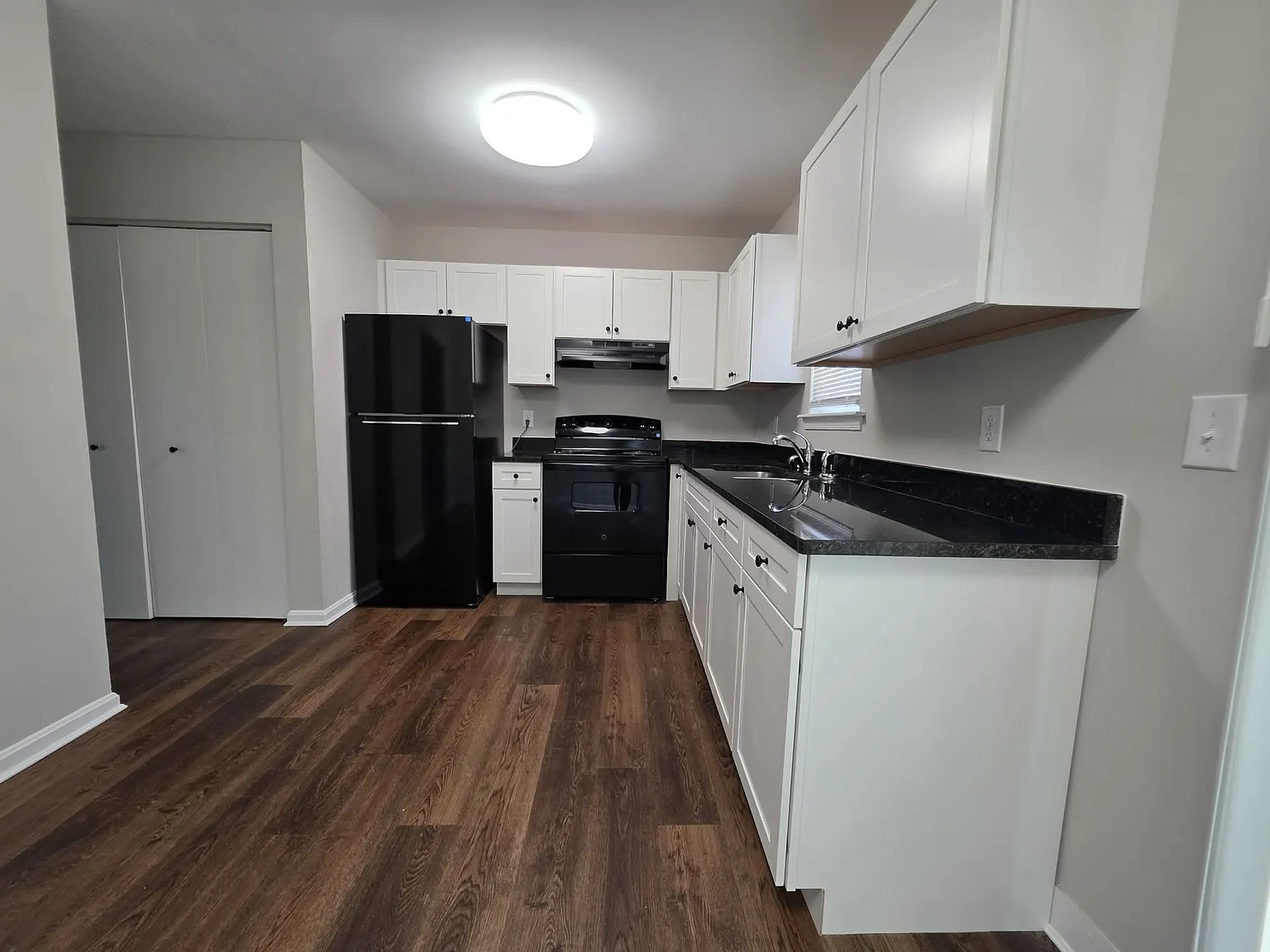 747 Shiloh Street - 1 — Photo 2