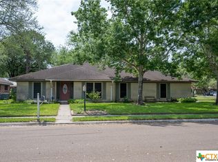 1603 Plantation Rd, Victoria, TX 77904
