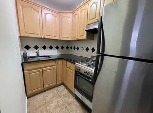 236 W 52nd St #2, New York, NY 10019