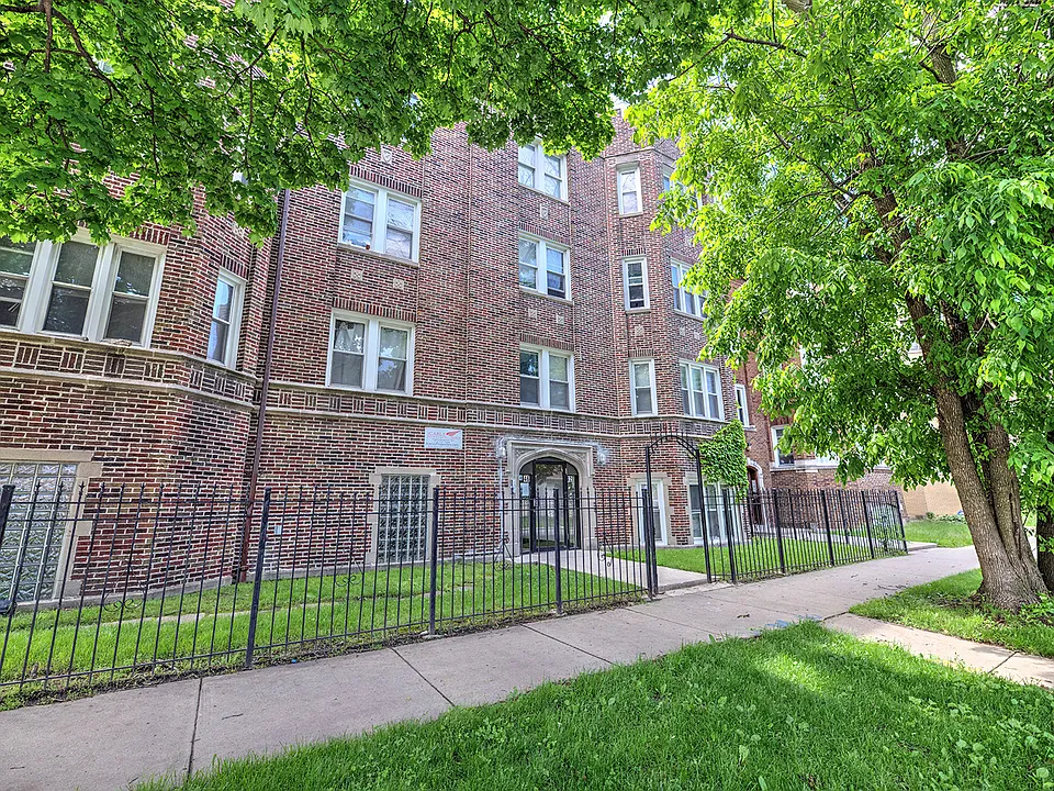 7842-7846 S Oglesby Ave