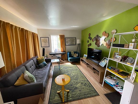 3rd image of 3166 Perlita Ave