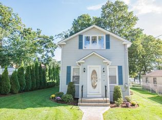 230 Coburn St, Warwick, RI 02889