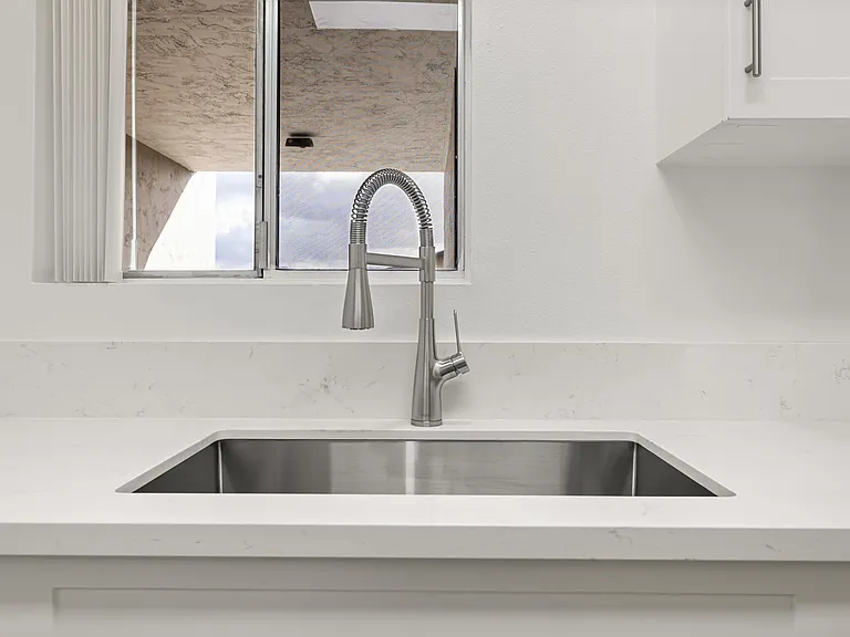 Terre at Lexi — Photo 6