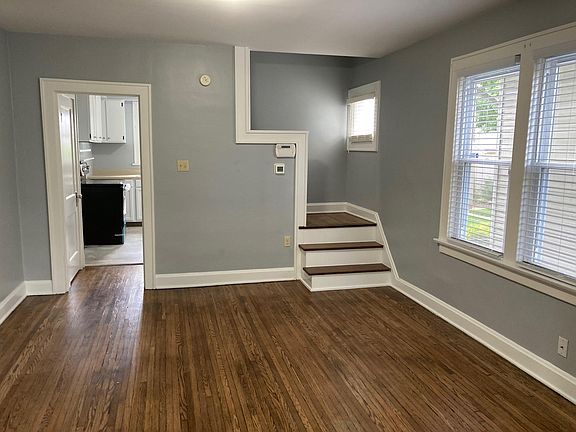 4th image of 272 E Jenkins Ave