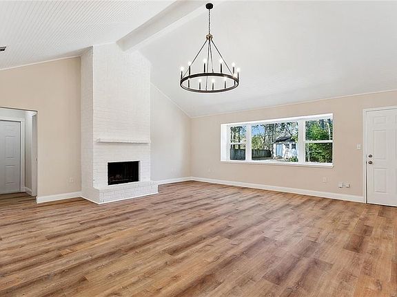 5th image of 424 Water Oak Ln