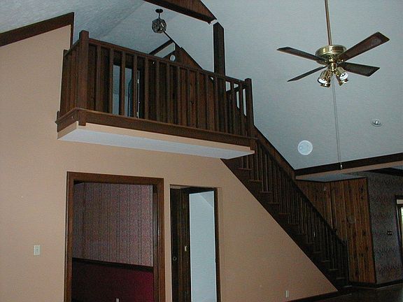 Loft to 2nd floor BR/BA