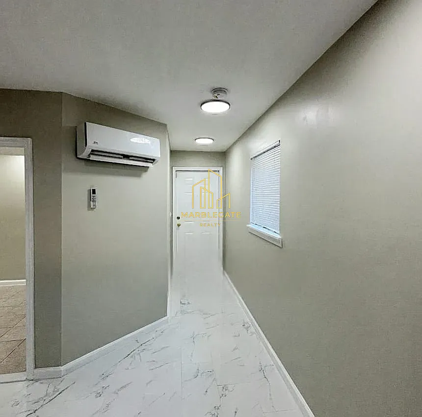 Building Photo - 204 N 5th St #B22