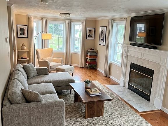 2nd image of 74 Sophia Dr