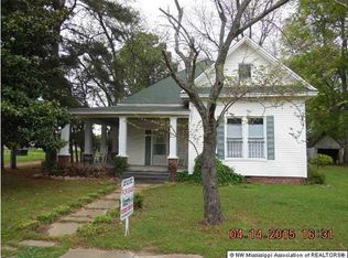 100 E South Ave, Crenshaw, MS 38621
