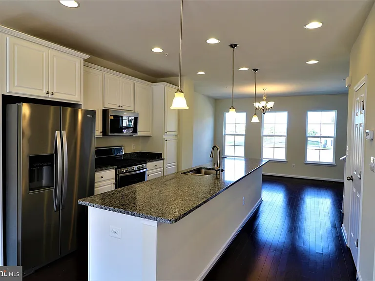 6303 Posey St — Photo 9