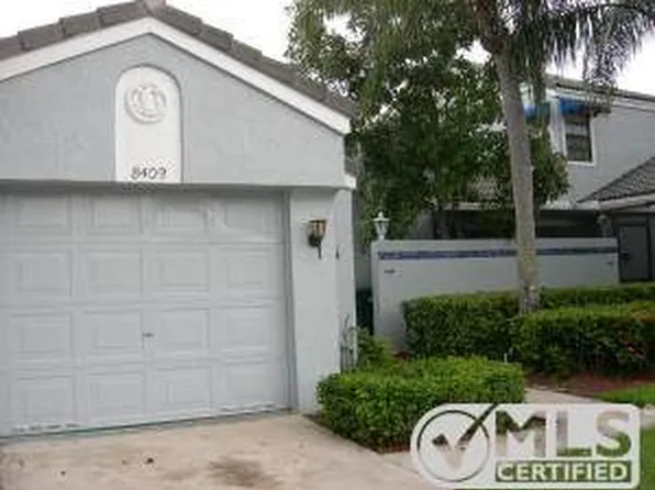 8409 Waterford Cir, Tamarac, FL 33321