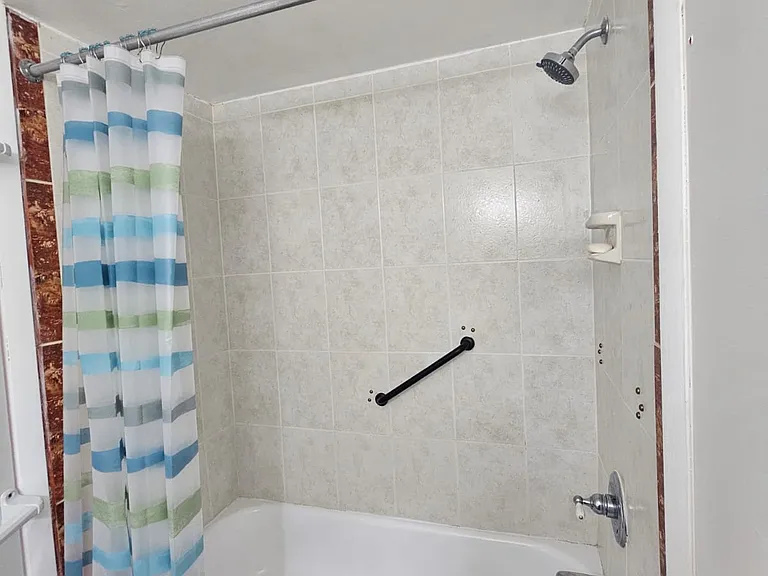 1041 Jefferson Dr #J — Photo 23