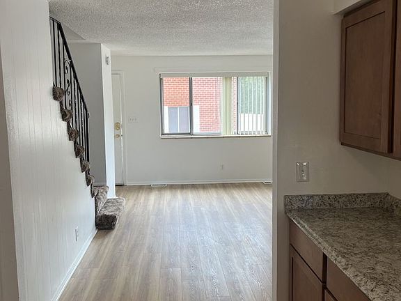 4th image of 5006 W 8th Ave #5040
