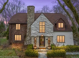 80 Devon Rd, Bloomfield Hills, MI 48302