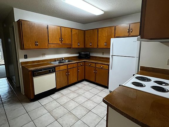 3rd image of 127 Scottwood Dr