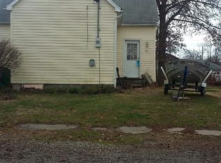706 S Emma St, Christopher, IL 62822