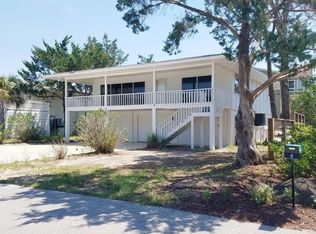 8 Palmetto Dr, Wrightsville Beach, NC 28480