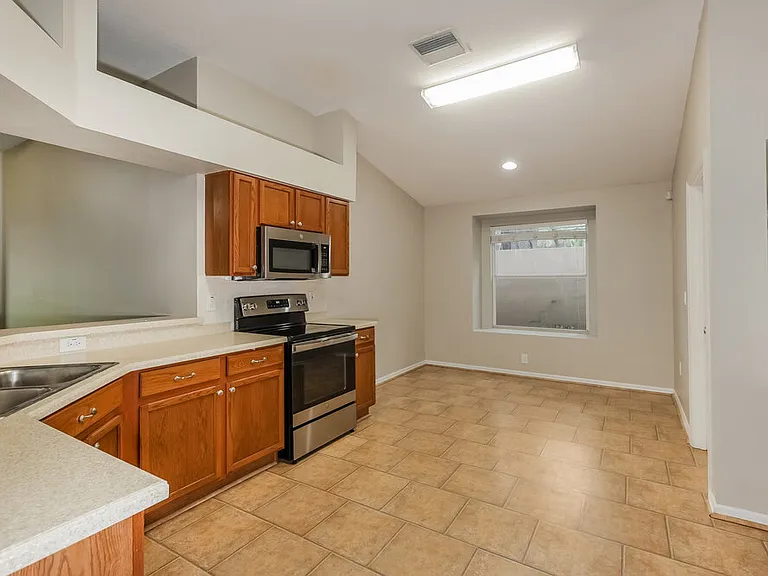 812 Lesa Glen Pl — Photo 5