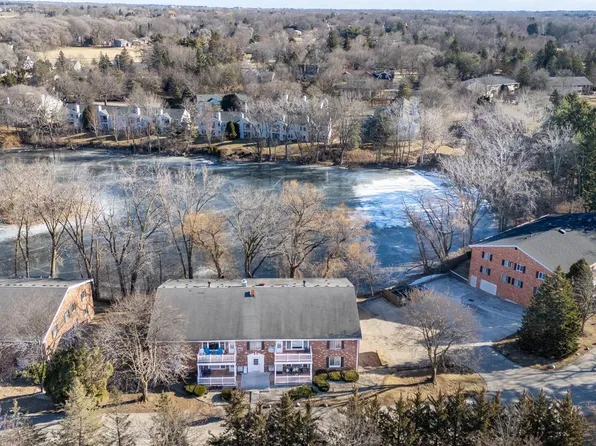 508 Laurel Lake ROAD #3, Thiensville, WI 53092