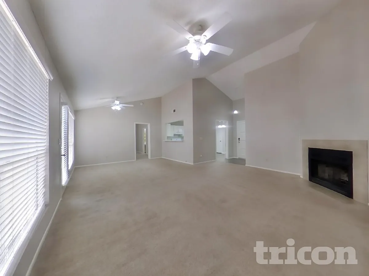 Building Photo - 9607 N 88th Dr