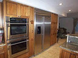 Gourmet Kitchen, Granite Counters