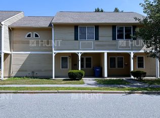 13 Adams Rd, Hanscom Afb, MA 01731