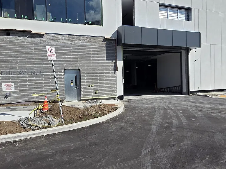 33 Erie Ave #404 — Photo 23