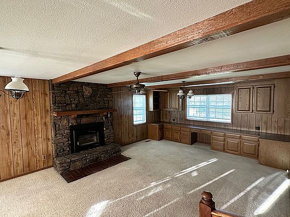 4th image of 1076 N Barrington Rd