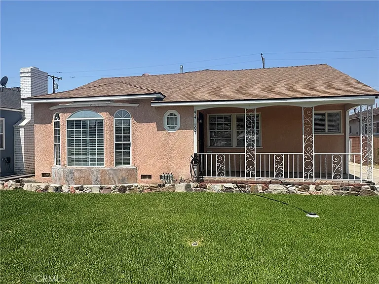 9407 Dorothy Ave — Photo 2
