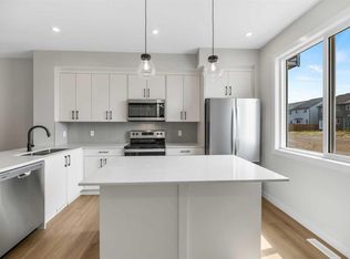 17 N Savanna Pl NE, Calgary, AB T3J5P9