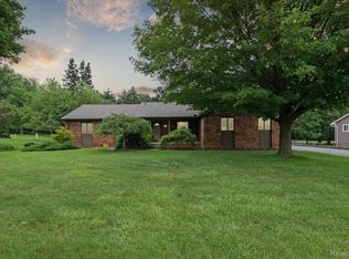 2025 Elsie Dr, West Bloomfield, MI 48324