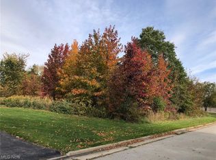 Paddock Cir, Canfield, OH 44406