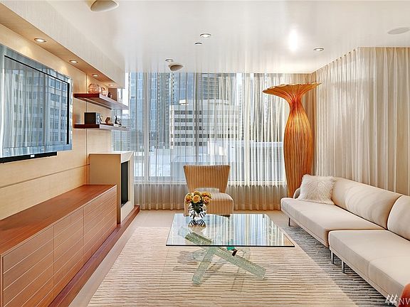 4th image of 177 107th Ave NE APT 1202