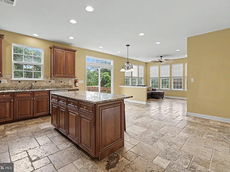 228 Leffler Cir — Photo 26