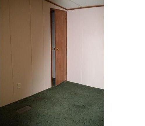 4th image of 63 Whitecastle Ln