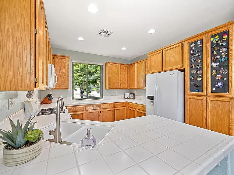 9226 Lucchesi Dr — Photo 14