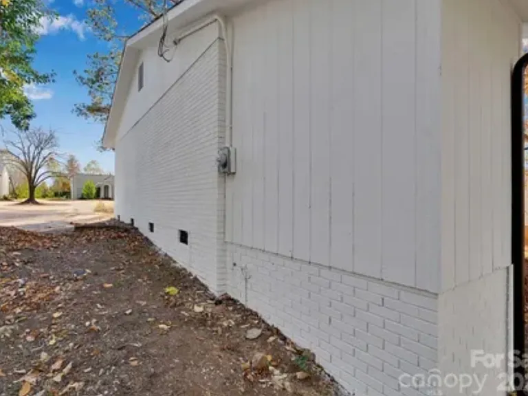 2545 Abelwood Rd — Photo 13