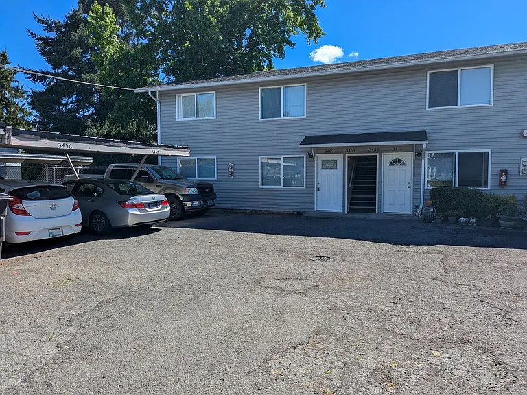 3446-3462 Hadley St NE — Photo 1