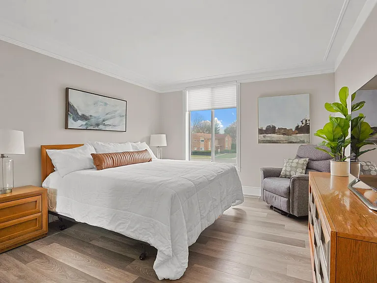 600 W Brown St #109 — Photo 15
