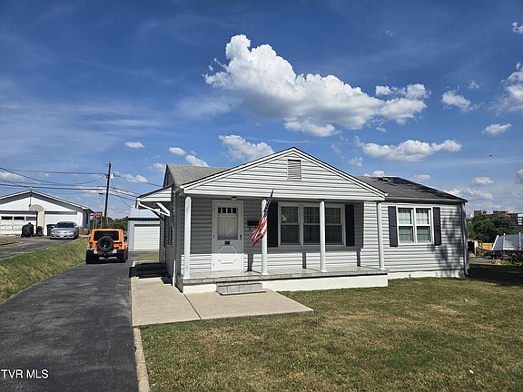 2nd image of 517 Jackson St