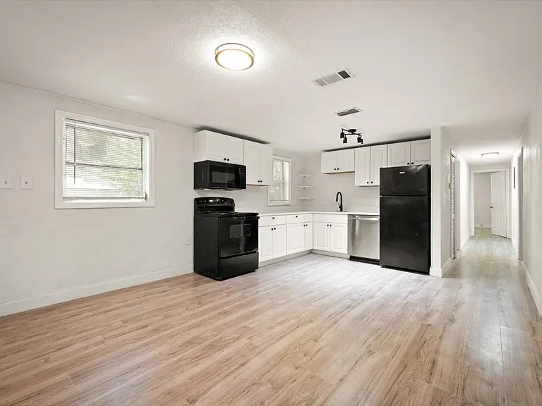 7903 New Kings Rd — Photo 28