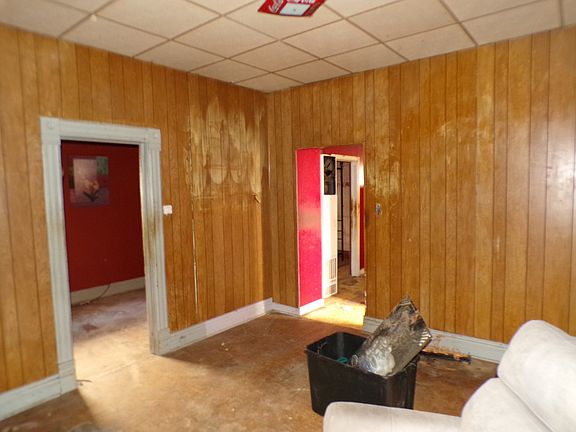 3rd image of 8417 S Mackinaw Ave