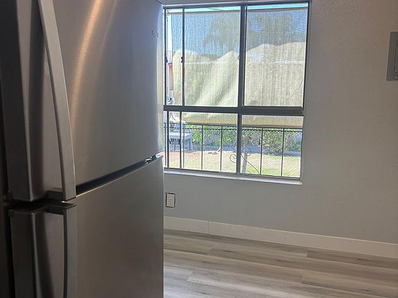 5th image of 434 N Bedford St #6