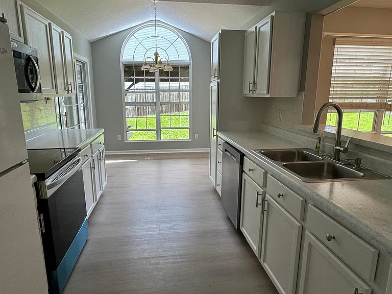 802 Station View Rd — Photo 8